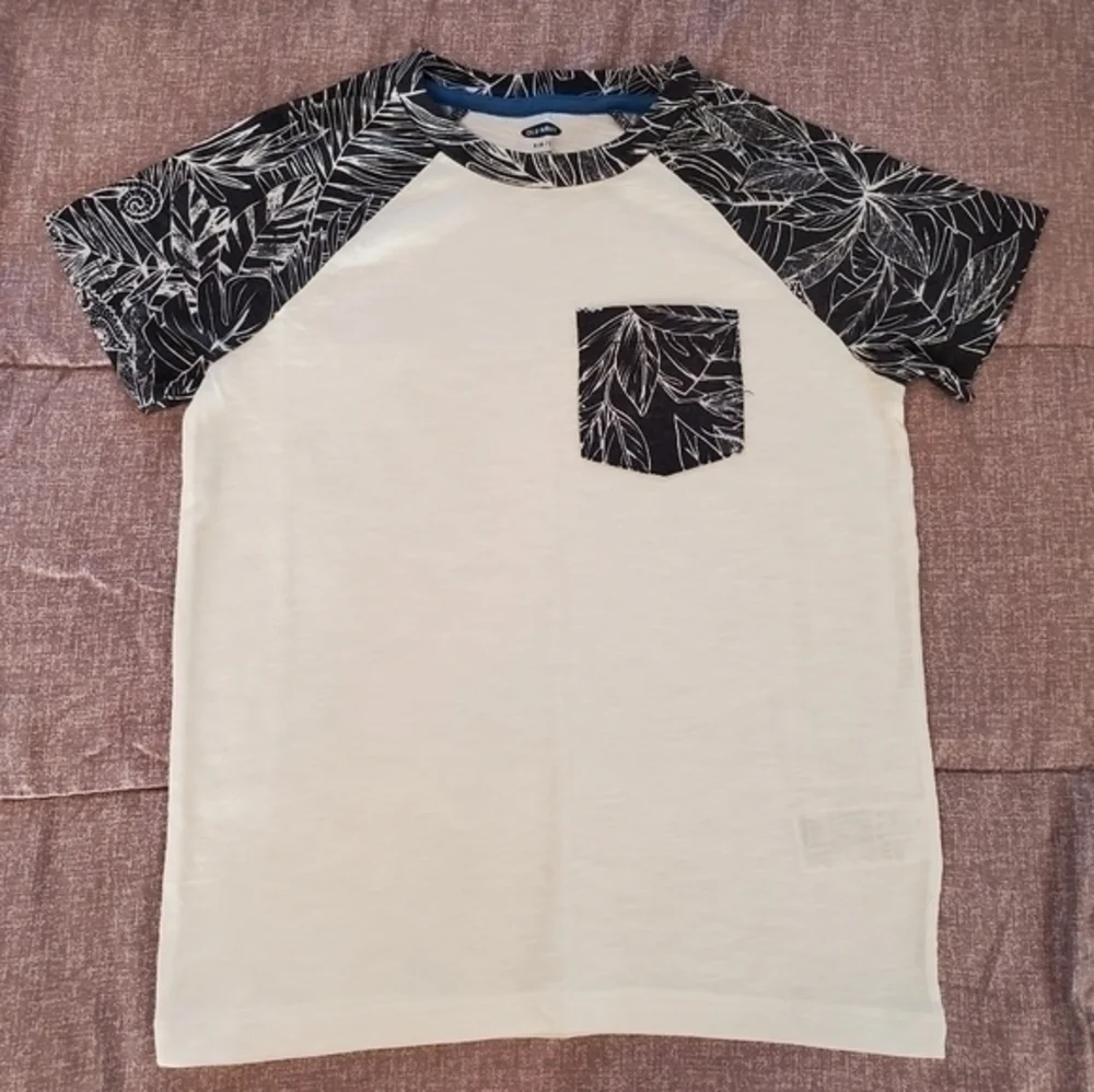 NWOT Old Navy short sleeve tshirt
